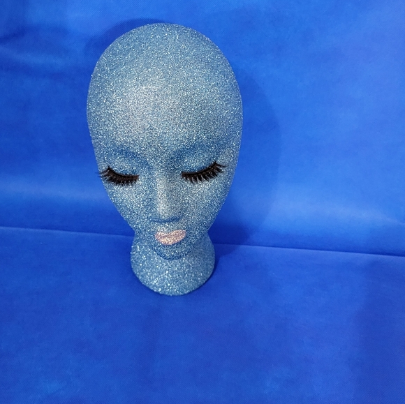 Mannequin Head - Picture 2 of 3